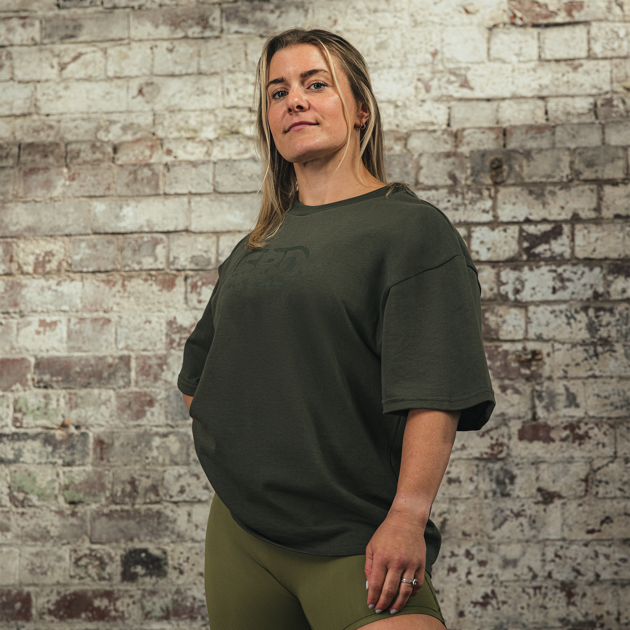 Oversized-T-Shirt-Khaki-Women-01